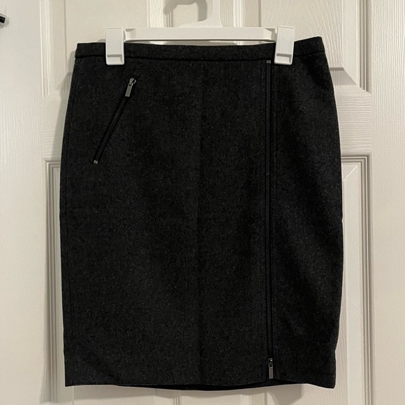 J. Crew Asymmetrical Zip Gray Wool Pencil Skirt Size 6 - Picture 2 of 6